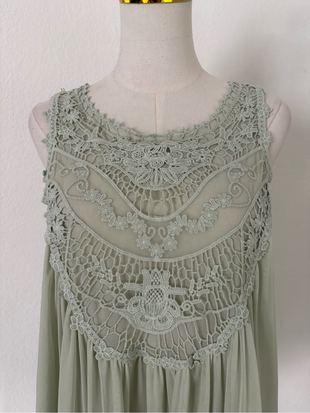Ultra Pink Sage Green Lace-Trim Sleeveless Tunic - Picture 4 of 12